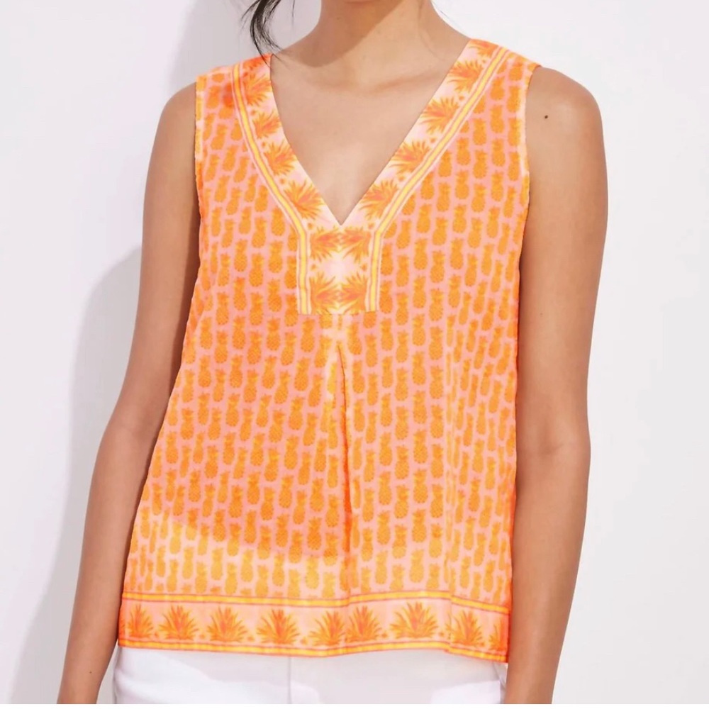 Vineyard Vines - pineapple border top